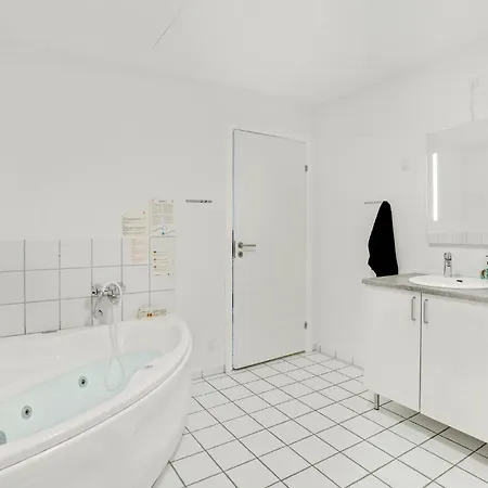 Σπίτι διακοπών Awesome Home In Hvide Sande With Sauna *