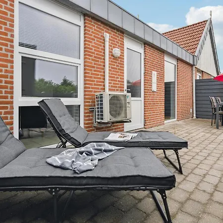 Σπίτι διακοπών Awesome Home In Hvide Sande With Sauna